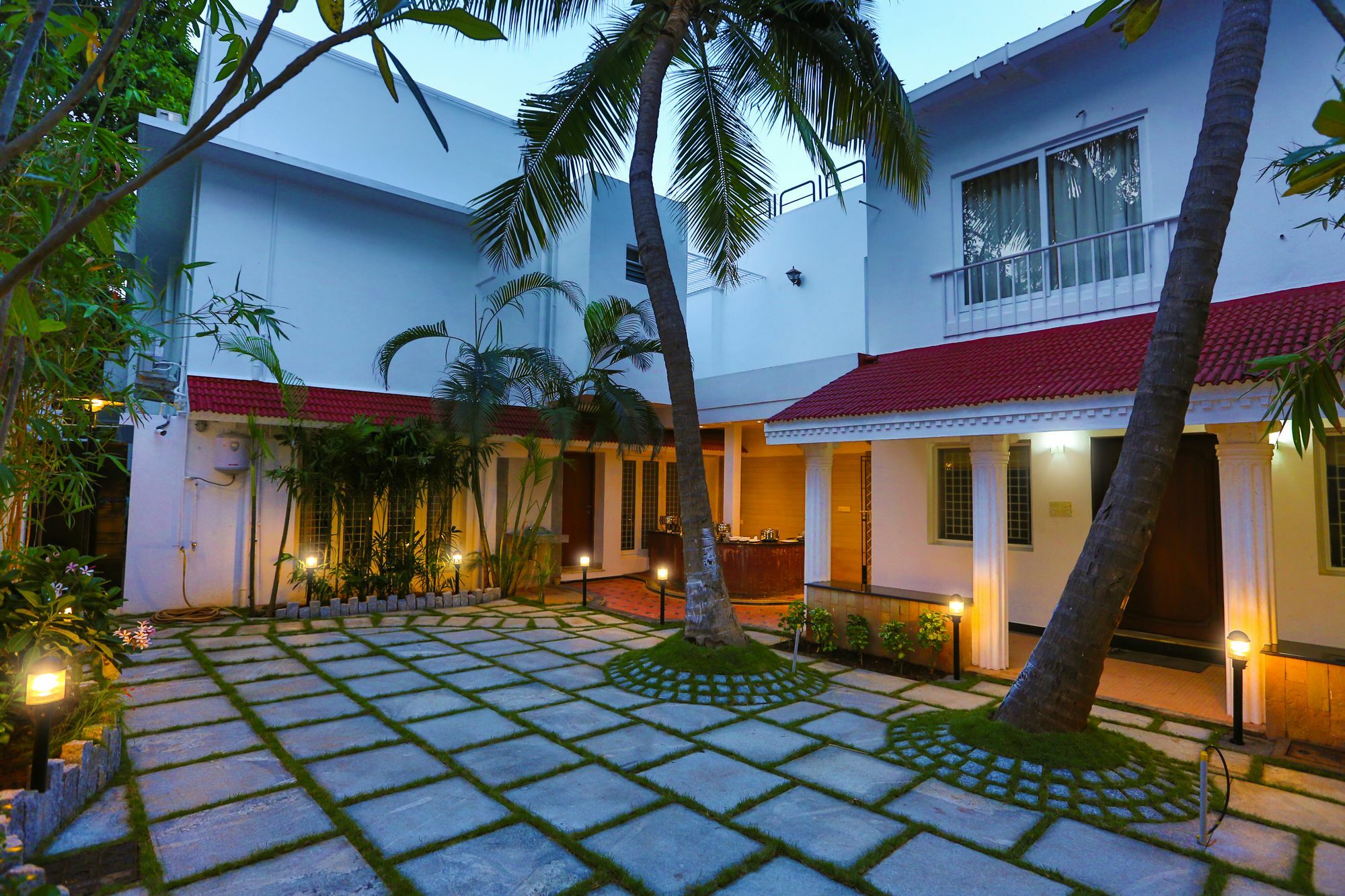 Avenue 11 Boutique Residences, Poes Garden Chennai Bagian luar foto